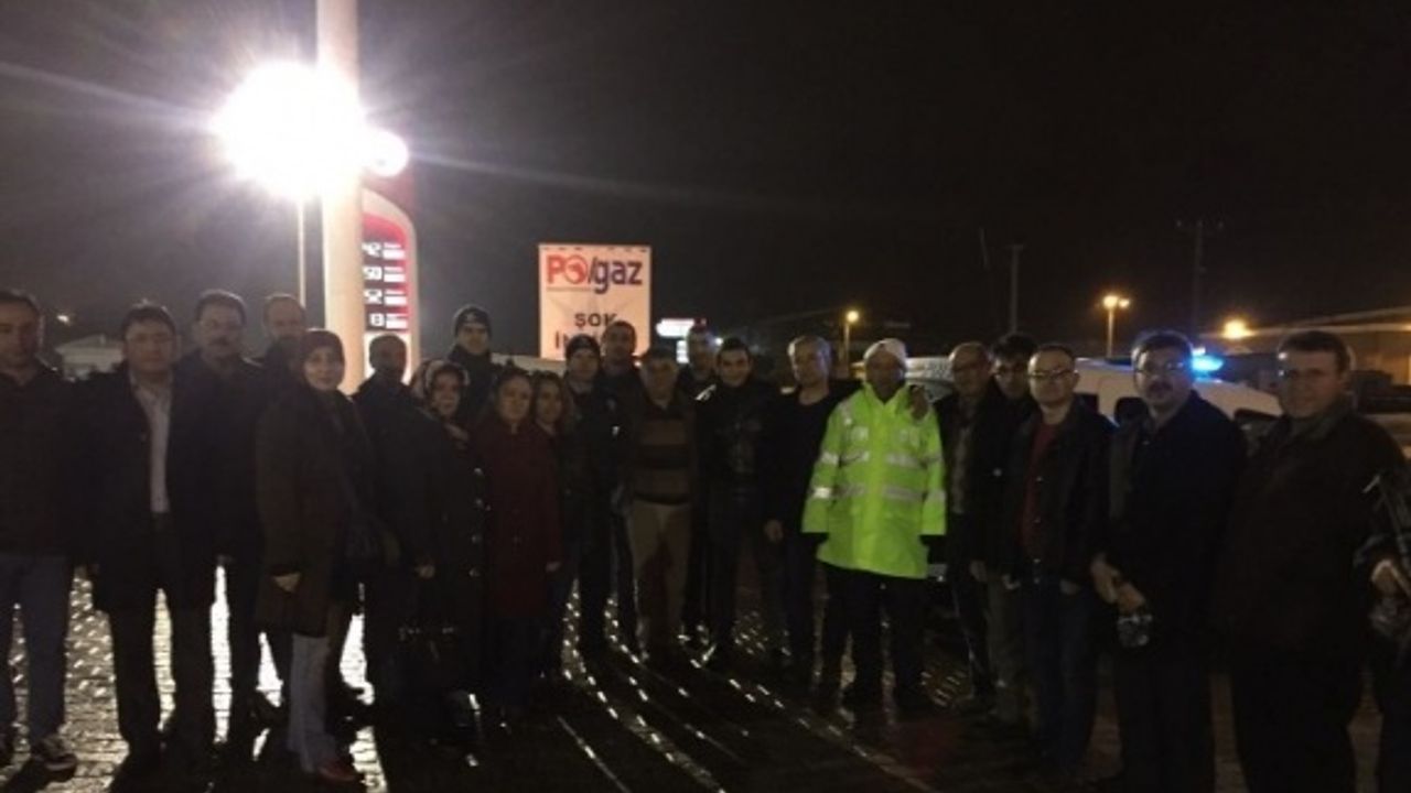 AK Parti merkez ilçe yönetimi polisleri ziyaret etti
