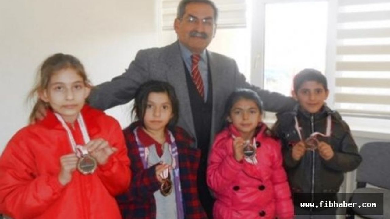 Avanoslu Öğrenciler Satranç Müsabakalarında İl Dereceleri ile Döndüler