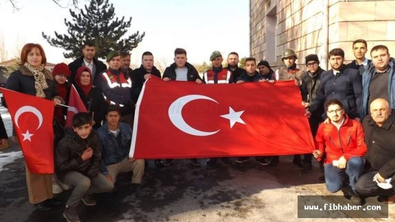 Avanoslu Vatandaşlar polisine ve askerine sahip çıktı!