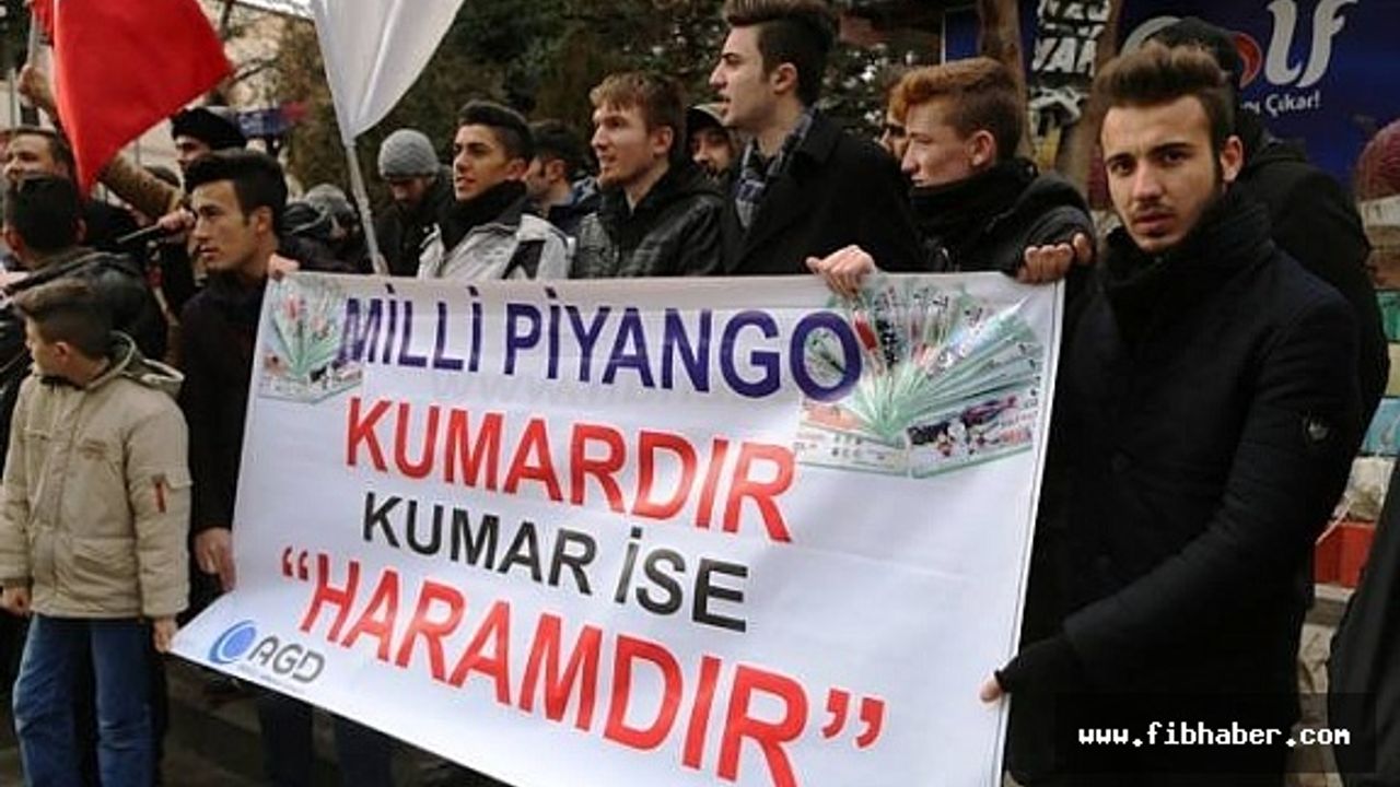 Nevşehir'de AGD'li Gençler Yılbaşı Eğlencesini Protesto Etti