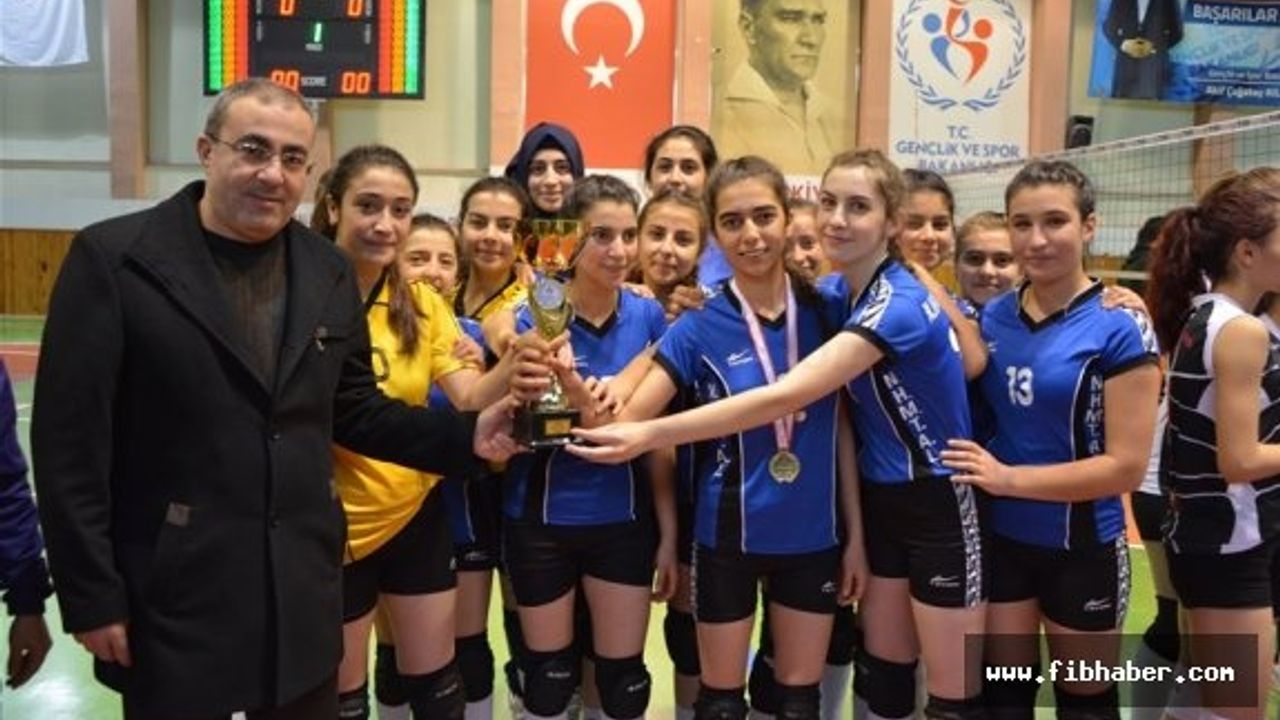Voleybol Gençler İl Birinciliği Müsabakaları sona Erdi