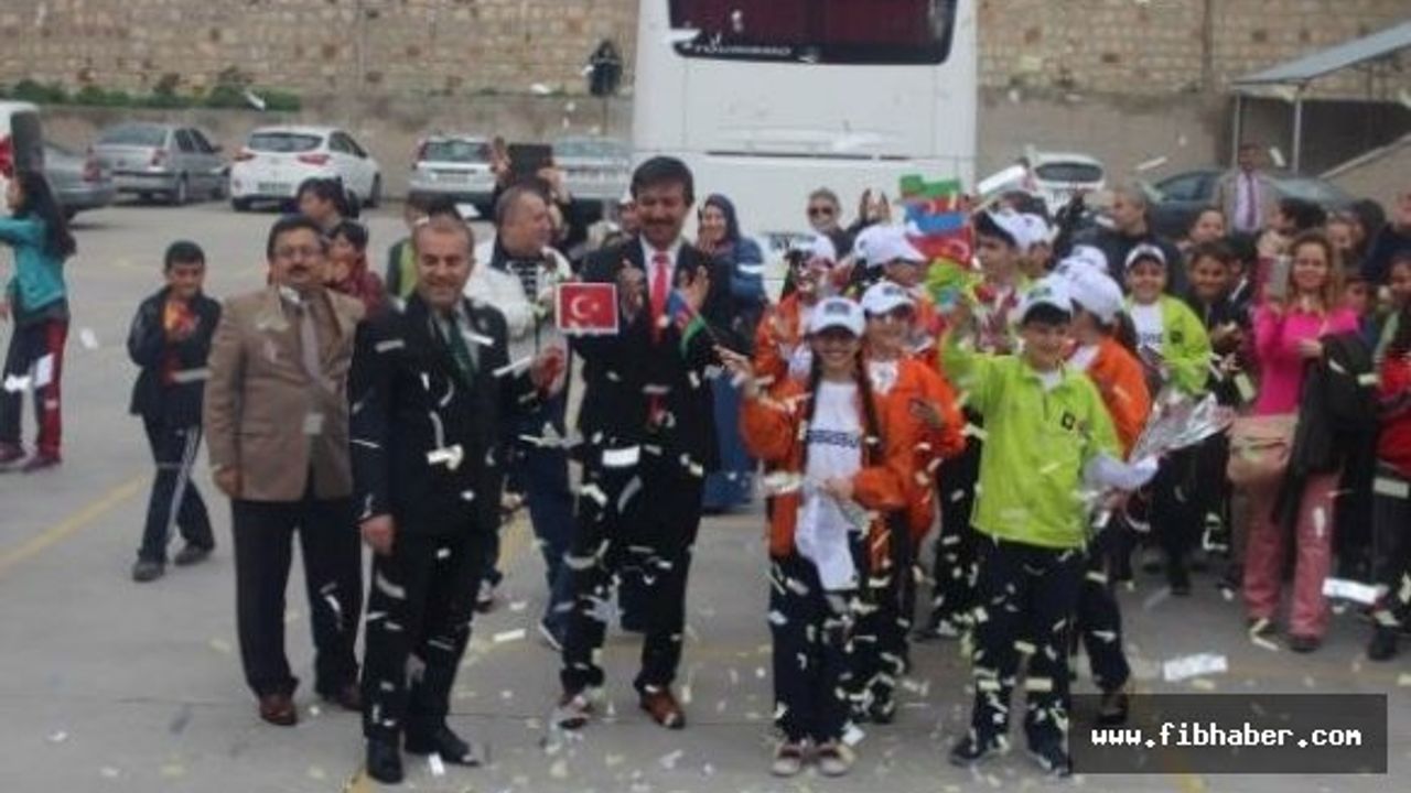 23 Nisan Çocuk Şenliği Kapsamında Nevşehir’e İlk Öğrenci Grubu Azerbaycan’dan Geldi
