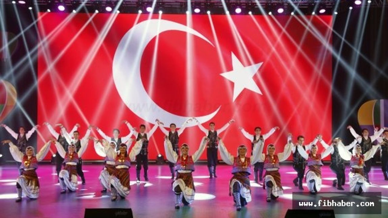 TRT Çocuk Ve Gençlik Halk Oyunları Topluluğu Gösterisi İlgiyle İzlendi