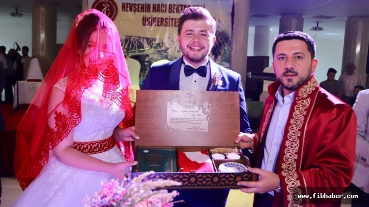 Ayşe ve Umut Barındırır Çifti Muhteşem Düğünle Dünya Evine Girdi
