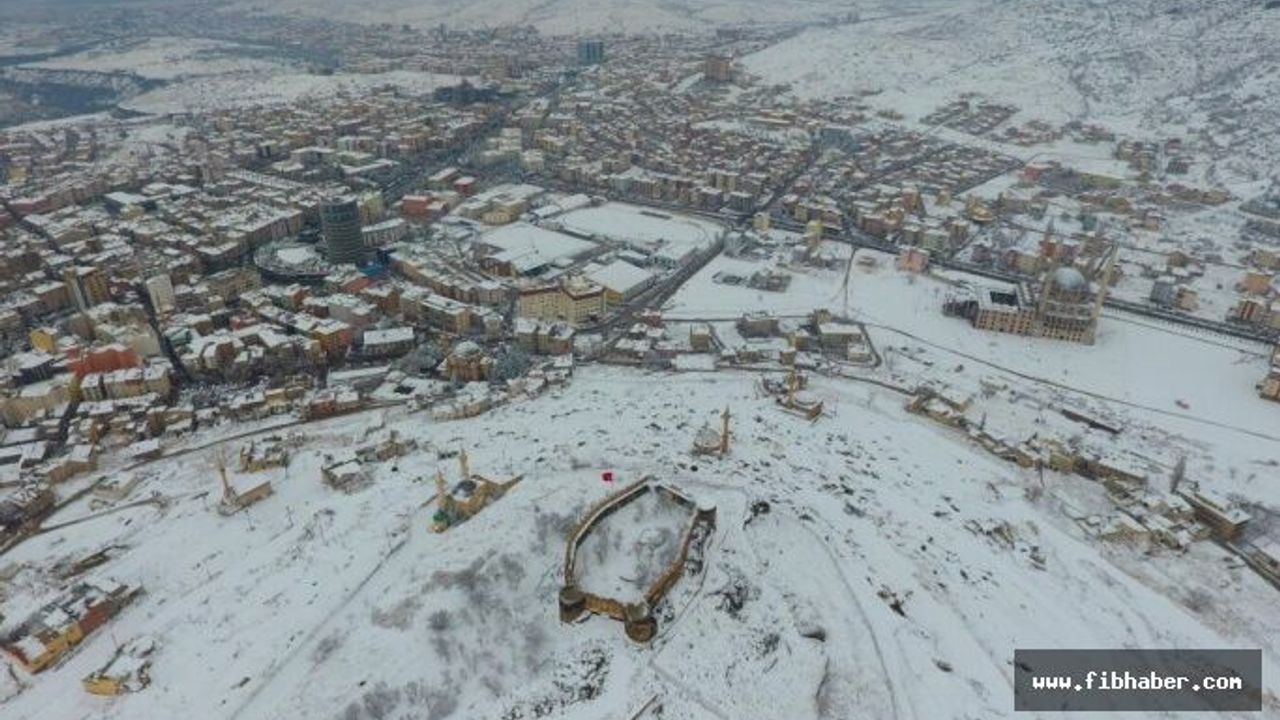 Nevşehir'e Mart Ayında Lapa Lapa Kar Yağıyor
