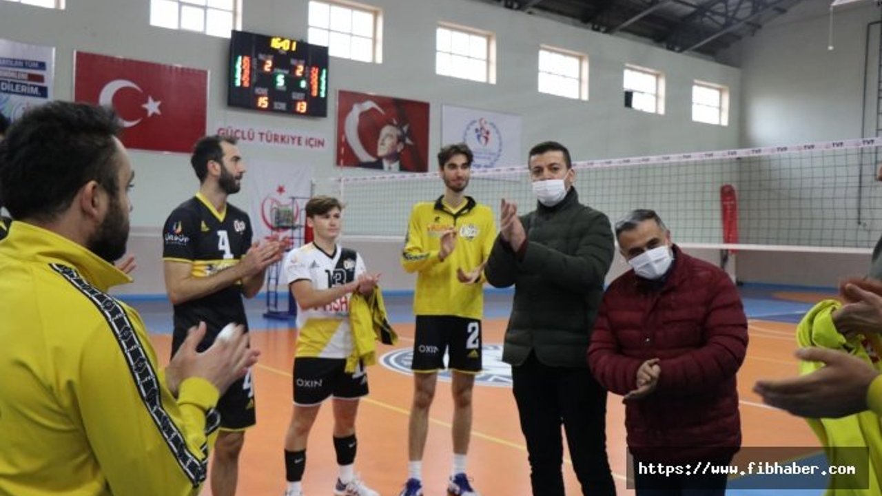 Ürgüp Spor voleybol takımı'ndan muhteşem geri dönüş