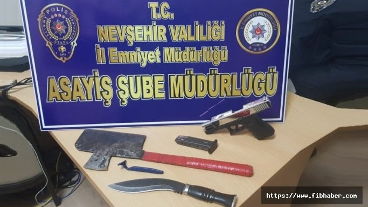 Nevşehir'de 1 kişi rambo bıçağı, satır ve tabancayla yakalandı