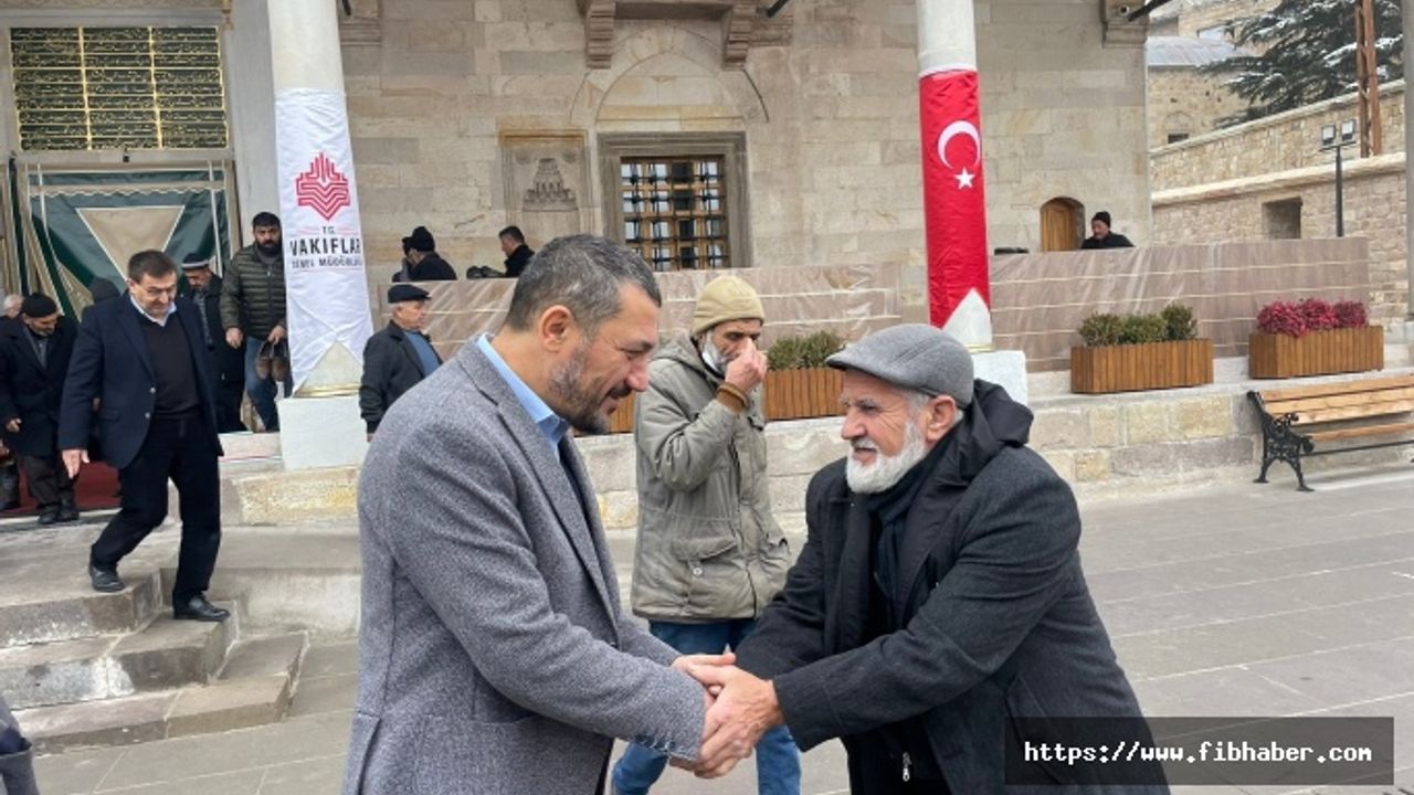 Milletvekili Açıkgöz, Cuma namazı çıkışı vatandaşlarla buluştu
