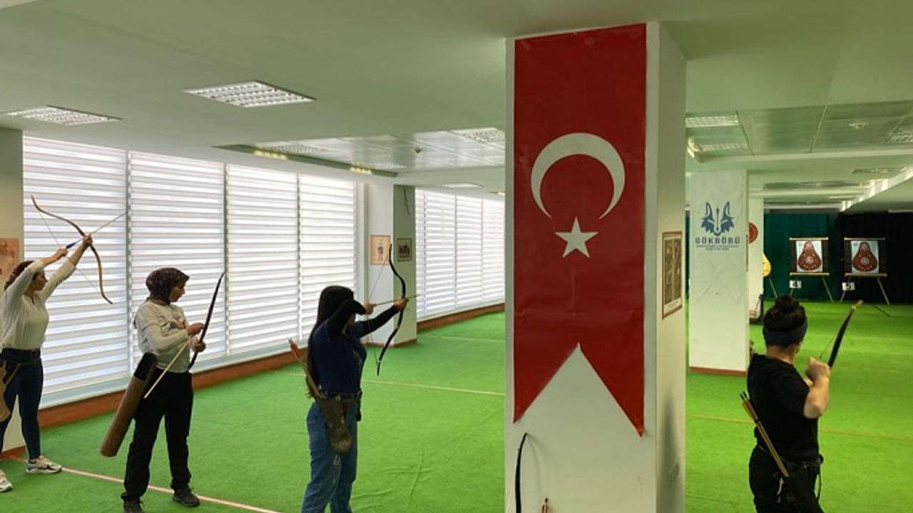 Nevşehir'de Geleneksel Türk Okçuluğu Kursu Açıldı