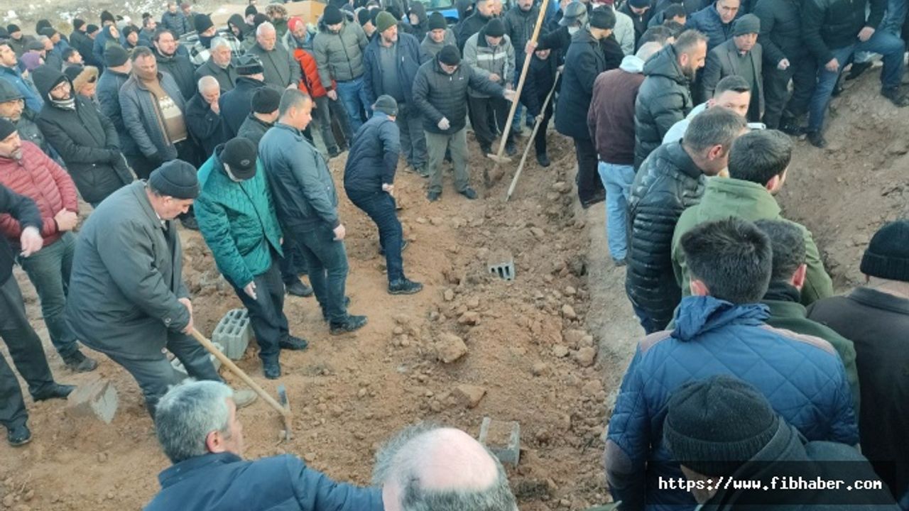 Bu acının tarifi yok! 5 kişilik aile Nevşehir'de yan yana toprağa verildi