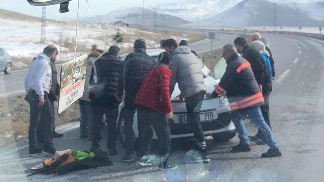 Nevşehir Kayseri Karayolu'nda otomobil takla attı