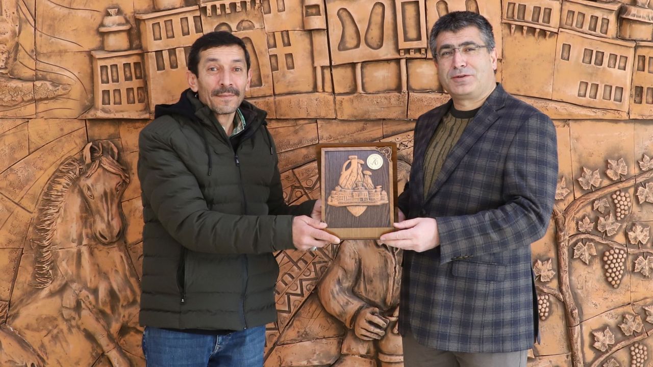 Nevşehir'de üniversitenin sevilen ismi emekliye ayrıldı