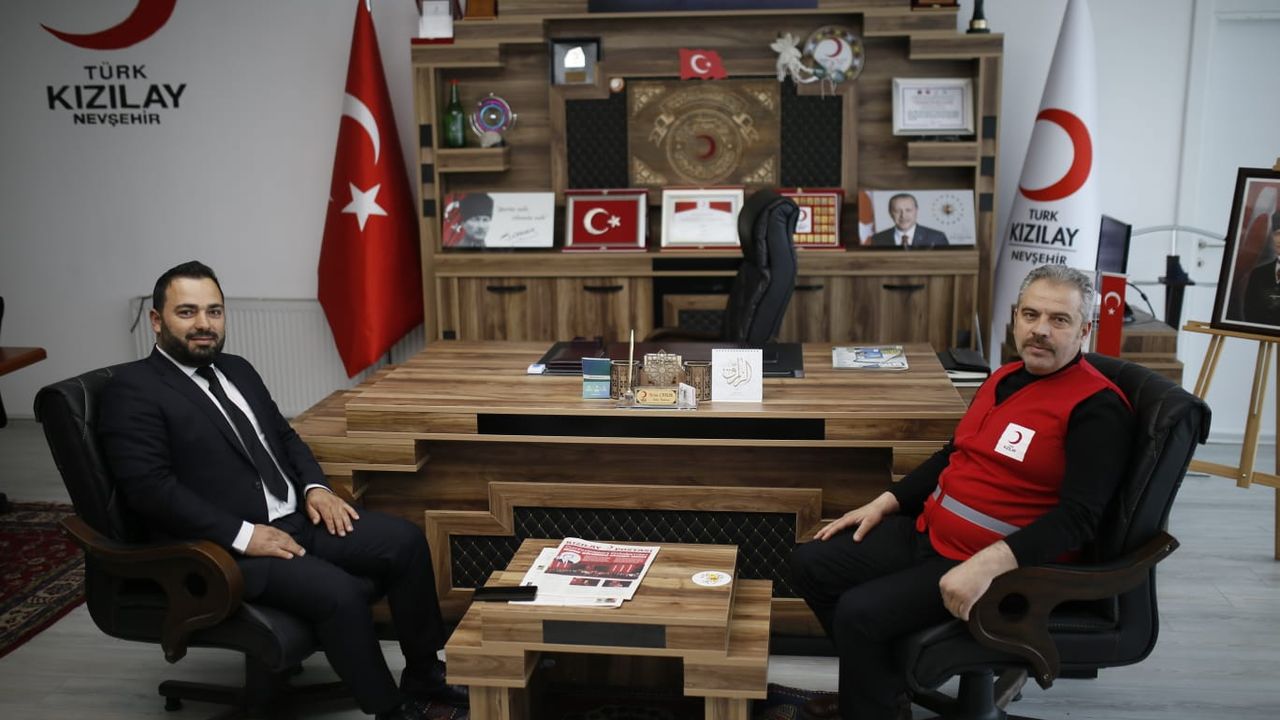 Milletvekili Aday Adayı Taşdemir, Kızılay Şube Başkanı Civelek'i Ziyaret Etti