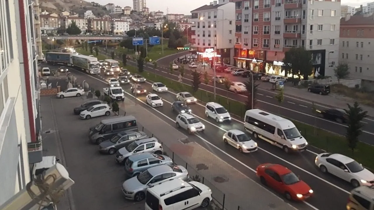 Nevşehir'de trafik kaldırmıyor! Yeni çevre yolu şart!