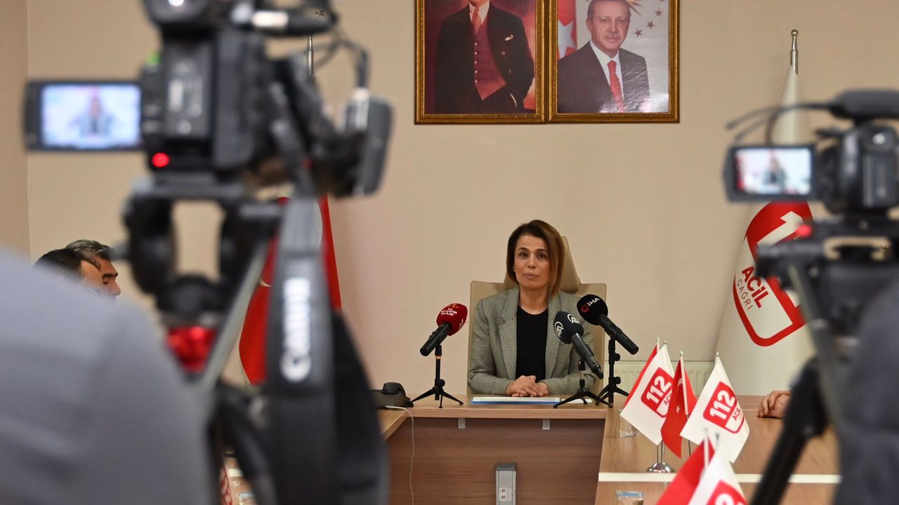 Vali Becel, Nevşehir'den Deprem Bölgesine Yapılan Yardımları Değerlendirdi