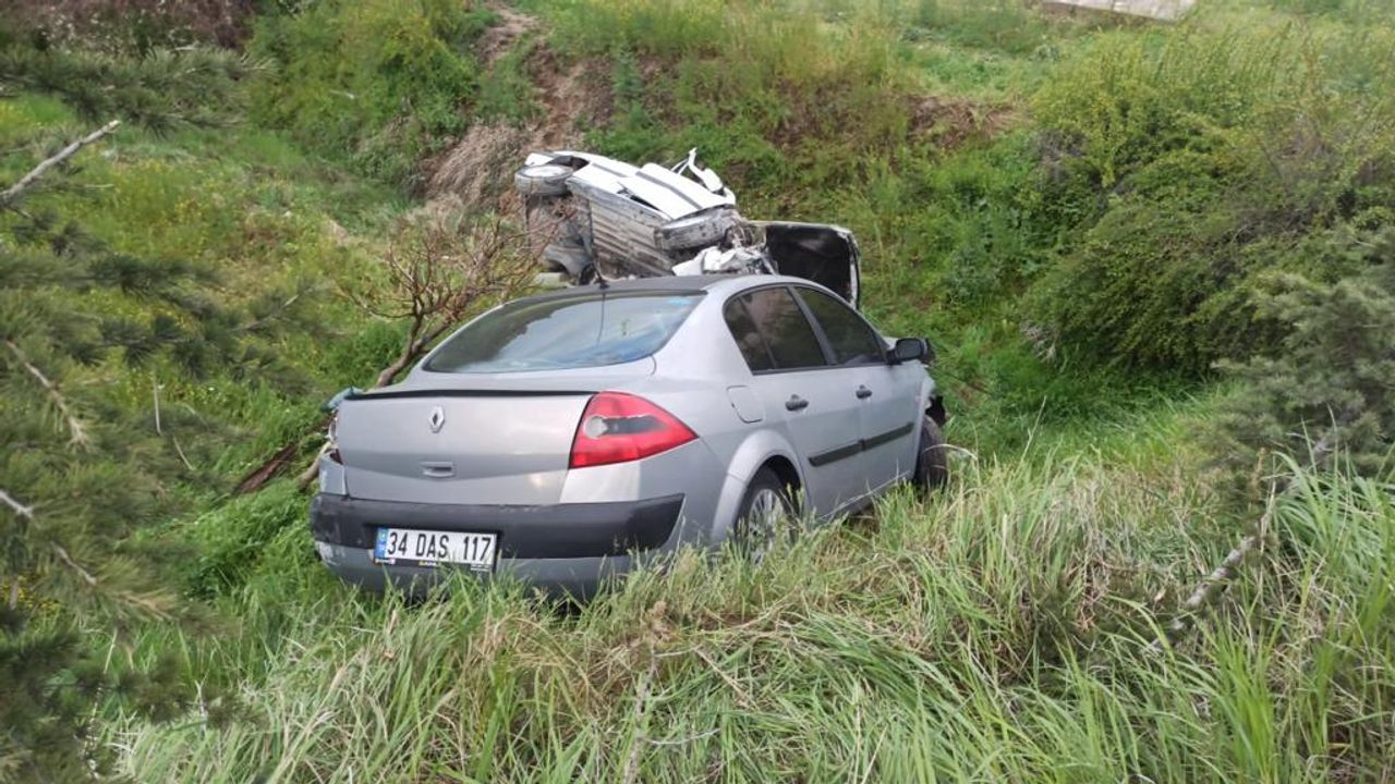 Nevşehir Göreme'de çarpışan iki araç şarampole uçtu