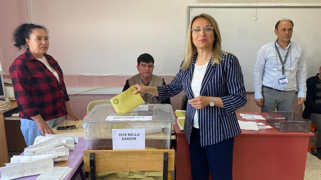MHP Nevşehir Milletvekili Adayı Kılıç Oyunu Kullandı