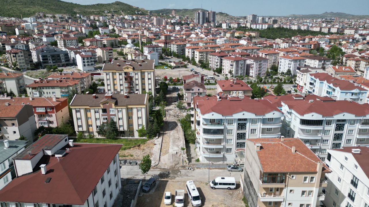 Nevşehir Güzelyurt Mahallesi’nde Bozulan Yolar Yenileniyor