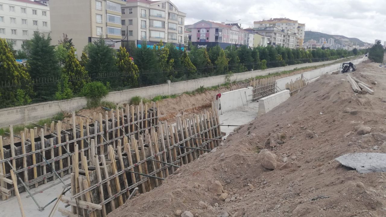 DSİ'den Nevşehir Kocaçay Deresi taşkın koruma kanalında inceleme