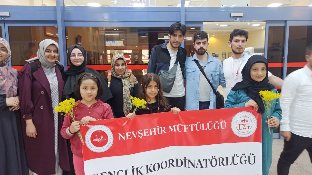 Nevşehir'den Giden Genç Umreciler Yurda Döndü...
