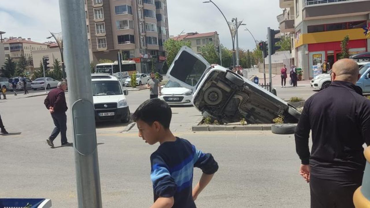Nevşehir'de Yine Kanala Uçan Araç, Aynı Yerde Bu Kaçınca Kaza...!