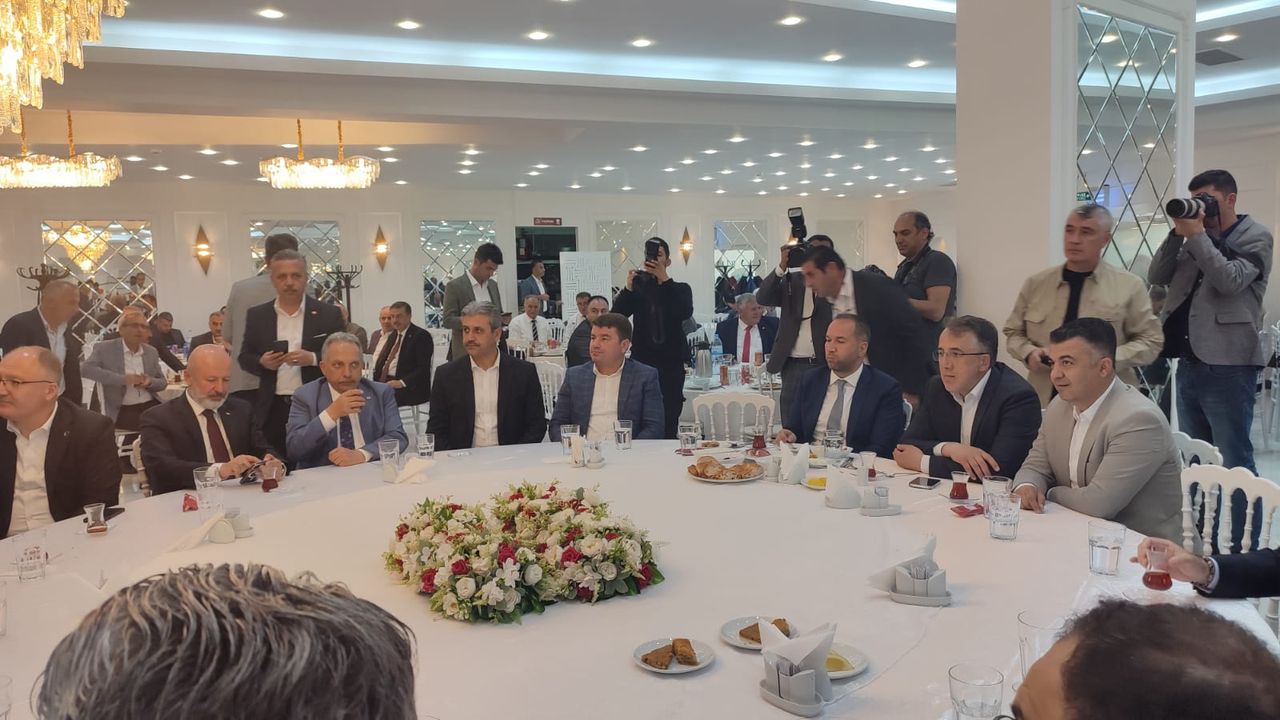 Başkan Savran, Kayseri'de Yerel Yönetimler Toplantısı'na Katıldı