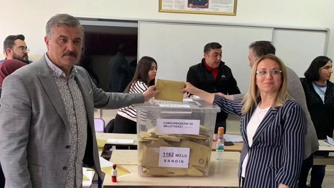 MHP Nevşehir İl Başkanı Doğu, oyunu kullandı