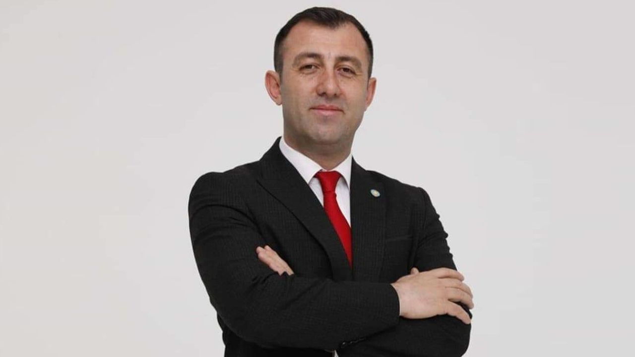 İYİ Parti Kurucu Üyesi Erdemli Akşener'i bombalayıp istifa etti
