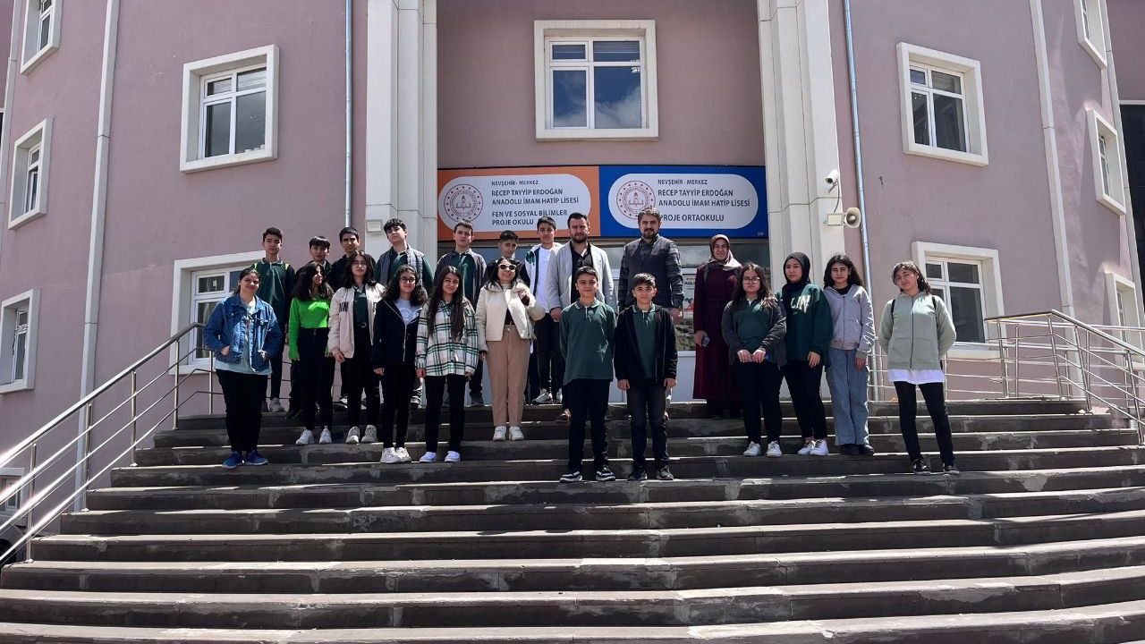 Gazi Ortaokulu öğrencileri Nevşehir'de hayallerindeki liseleri geziyor
