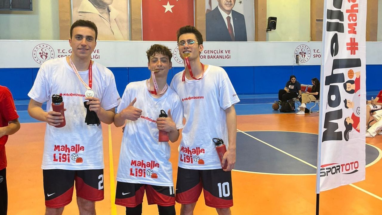 Nevşehir 15 Temmuz Şehitleri Anadolu Lisesi Basketbol Takımı, Mahalle Ligi'nde İl Birincisi Oldu