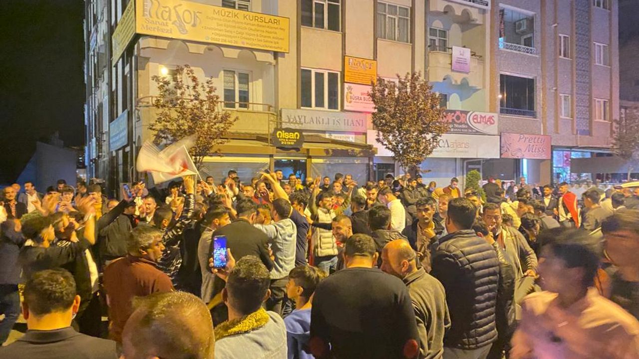 Nevşehir'de MHP'nin coşkusu sokaklara taştı