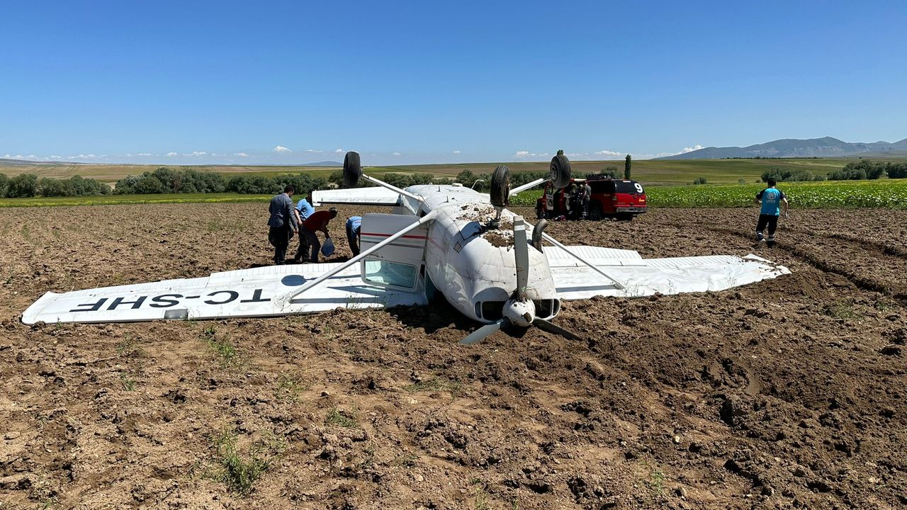 Nevşehir'e gelen eğitim uçağı, Aksaray'da tarlaya düştü