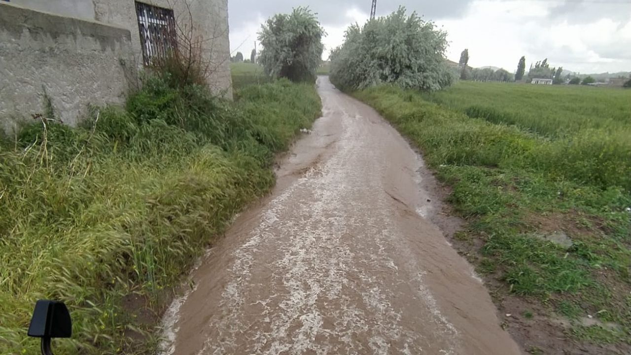 Nevşehir'in Karacaören köyünde sel tarım arazilerini vurdu