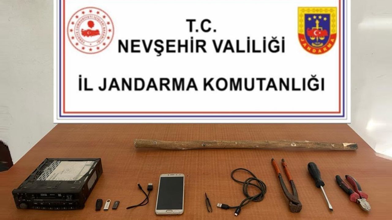 Nevşehir'de park halindeki araçtan hırsızlık yapan şahıs tutuklandı