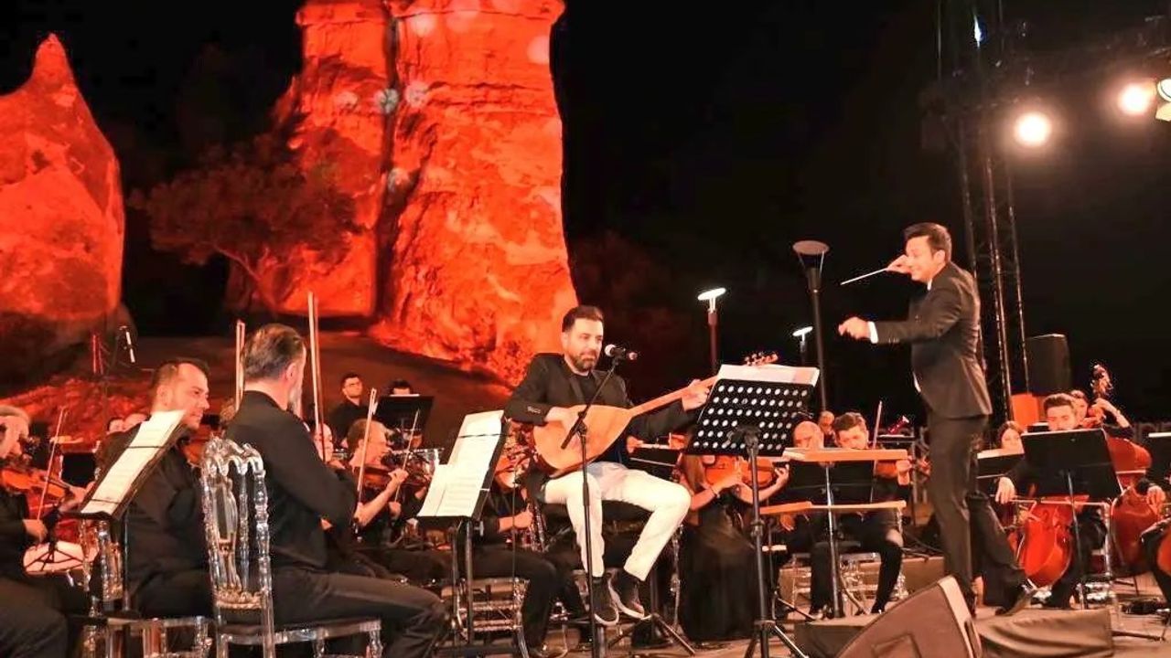 Senfonik Neşet Ertaş türküleri Kapadokya'da yankılandı
