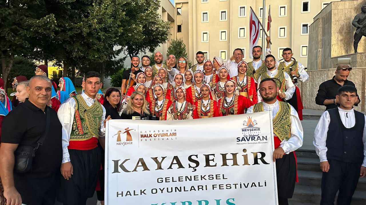Kayaşehir Halk Oyunları Festivali kortej yürüyüşüyle başladı