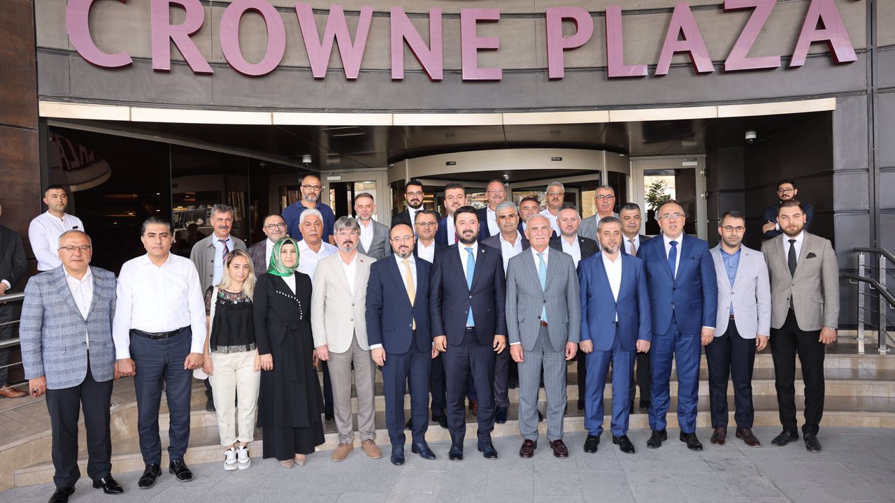 Genel Başkan Yardımcısı Yılmaz, Nevşehir'de Başkanlarla Buluştu