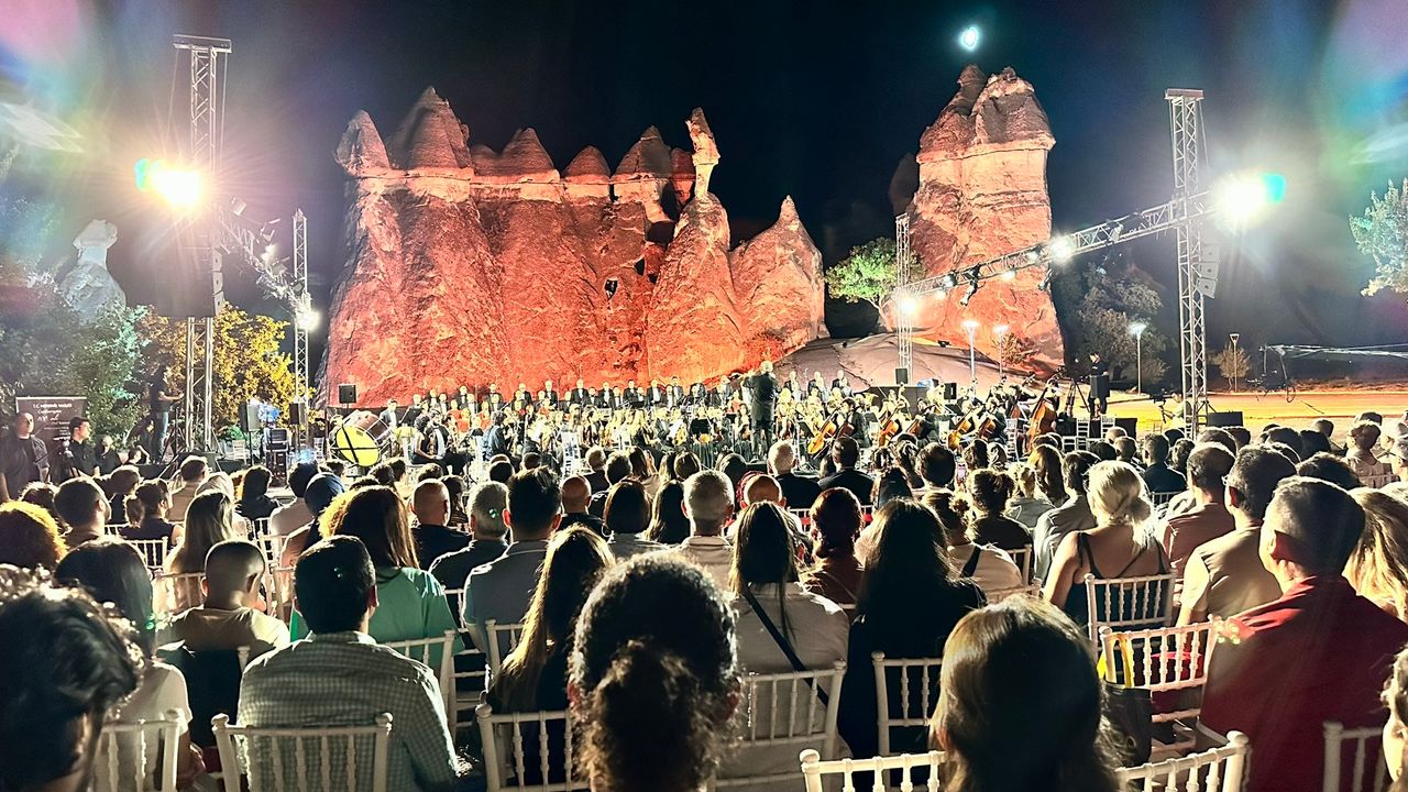 Kapadokya'da 100'üncü yıl konseri ayakta alkışlandı