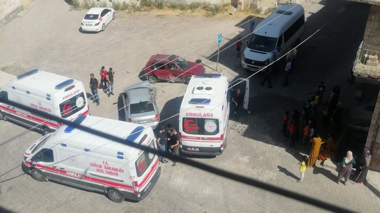 Nevşehir'de 2 otomobil çarpıştı: 3 yaralı