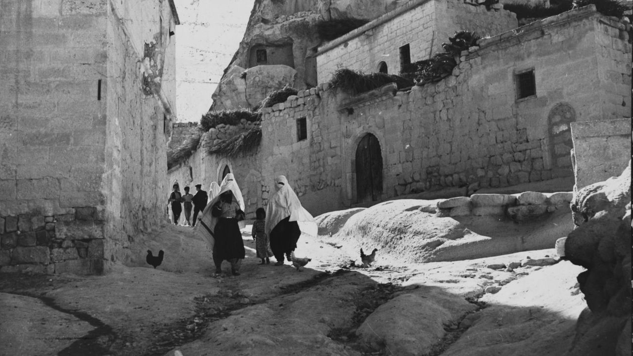 Kapadokya'nın merkezi Ortahisar'da 1955'te çekilen fotoğraf