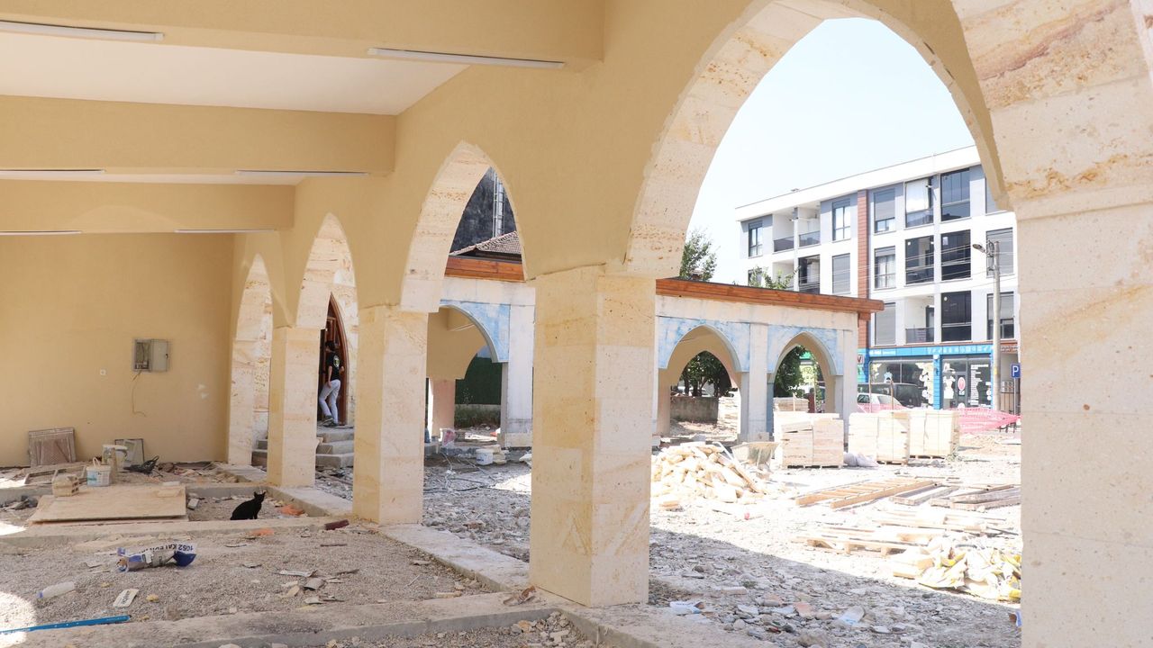Düzce'de yapılan inşaatta Nevşehir Taşı kullanılıyor