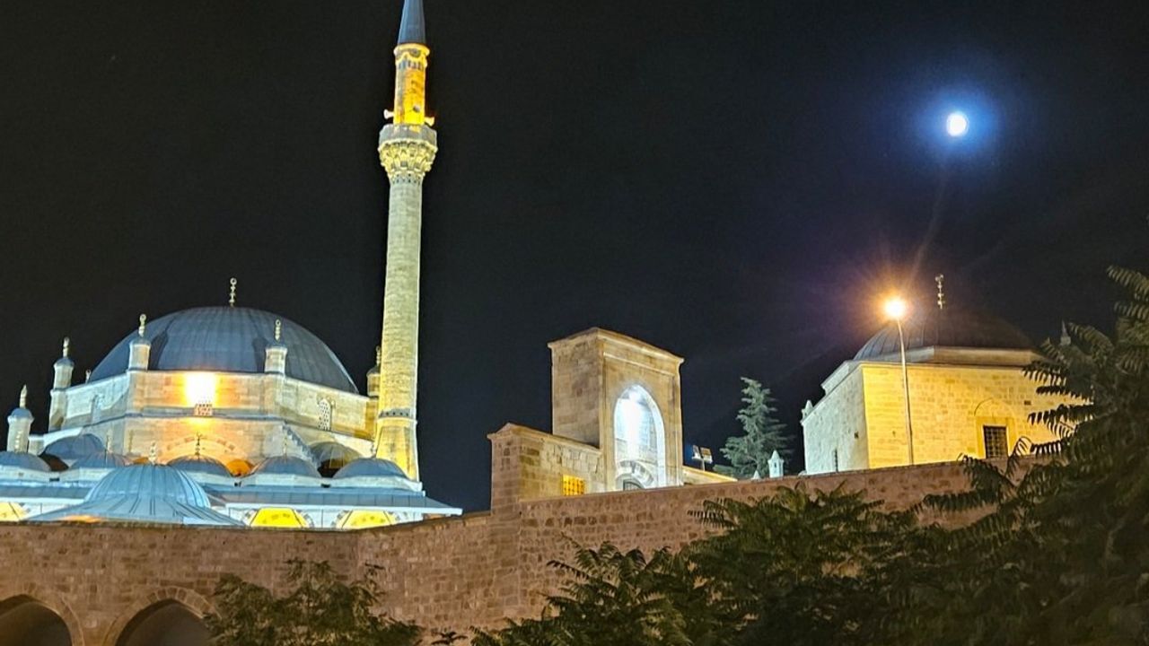 Nevşehir'de 'Süper Ay' görenleri kendine hayran bıraktı
