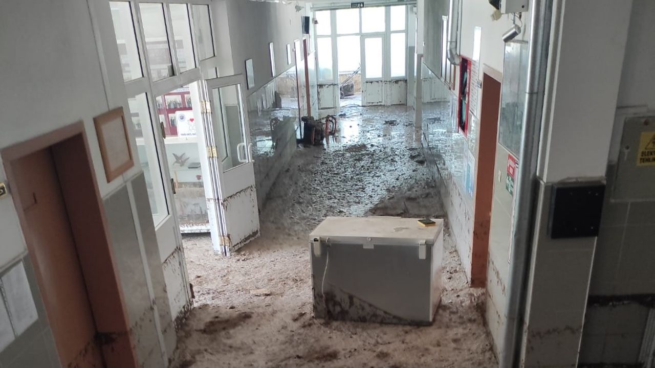Nevşehir Mesleki Eğitim Merkezi'nde selin faturası ağır oldu