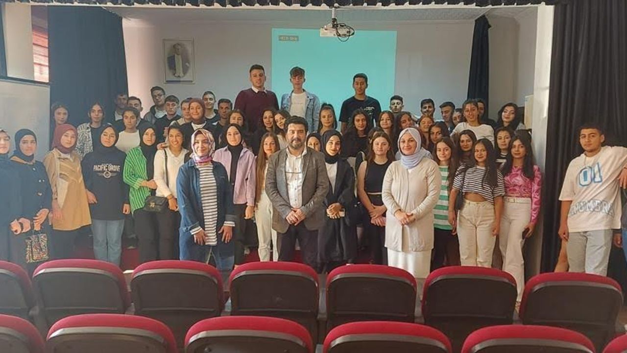 NEVÜ Gülşehir SBMYO öğrencilerine Bilgilendirme ve Oryantasyon Eğitimi