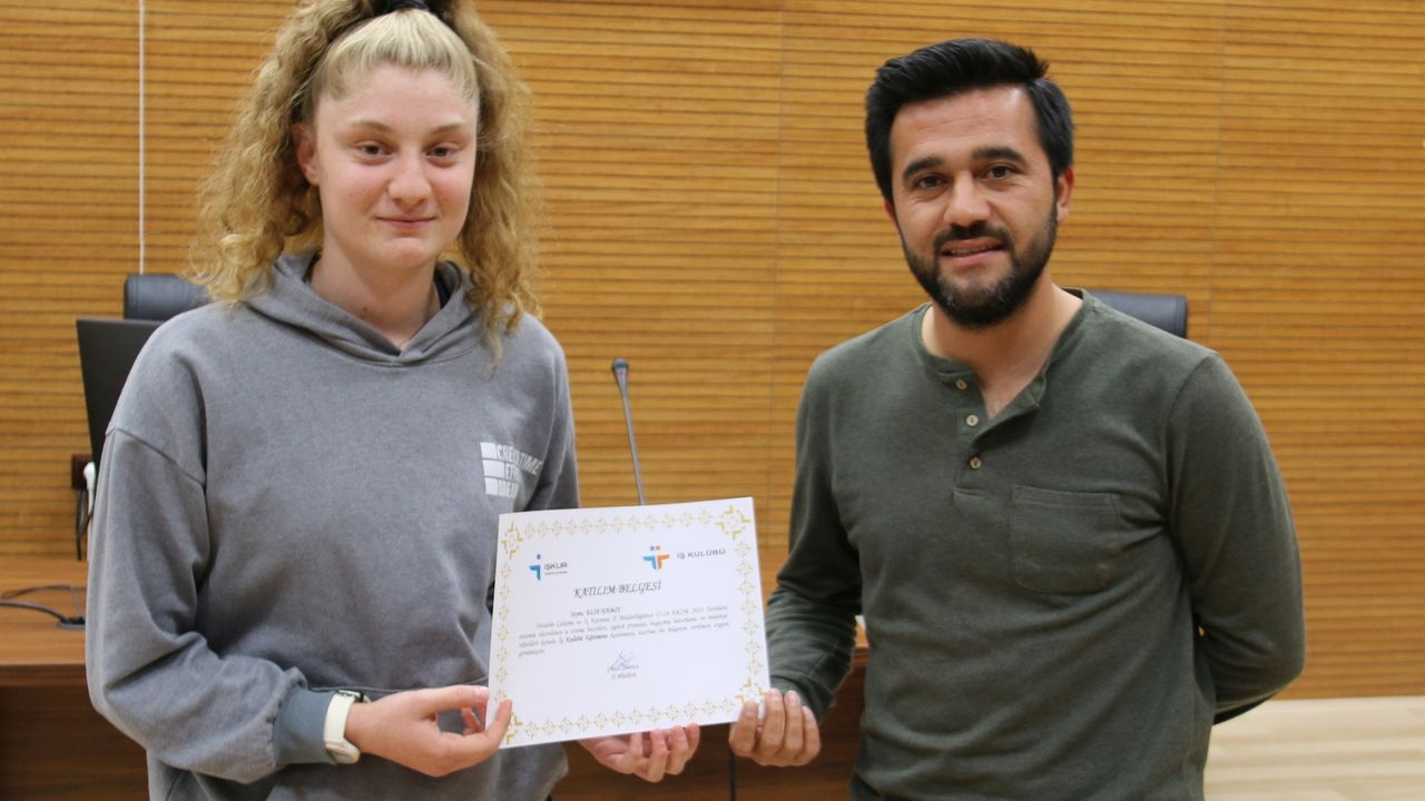 NEVÜ spor bilimleri fakültesi öğrencileri sertifikalarını aldı