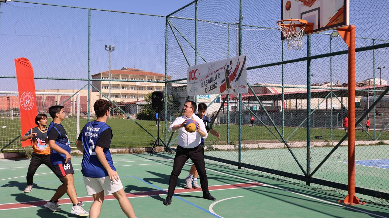Nevşehir'de Sokak Basketbol Turnuvası Başladı