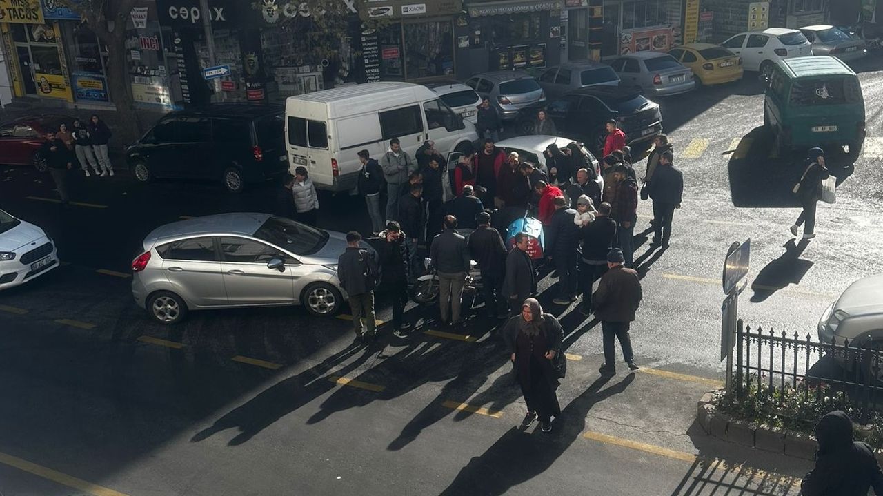 Nevşehir'de otomobil motorlu kuryeye çarptı
