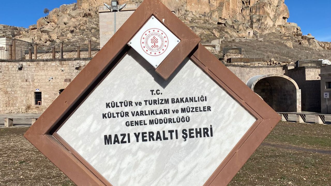 NEVÜ Öğrencileri Mazı Yeraltı Şehri ve Kaya Mezarlarını Gezdi