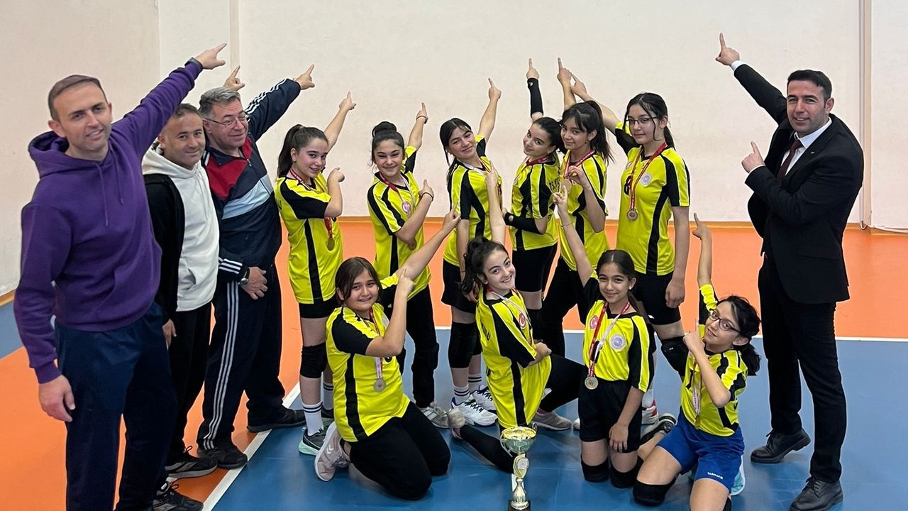 75.Yıl Ortaokulu Nevşehir şampiyonu oldu