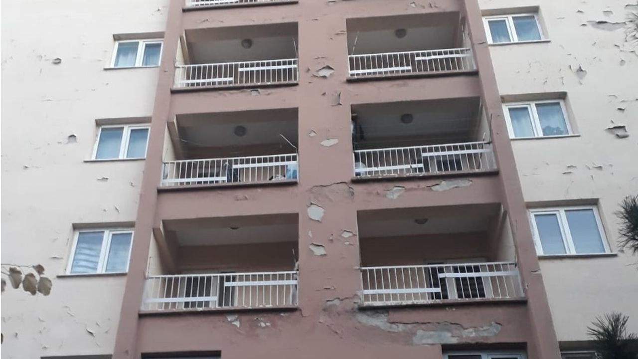 Nevşehir'de sıvası dökülen o bina tehlike saçıyor